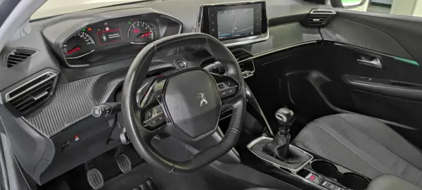 Peugeot 208 1.2 PureTech Allure 5