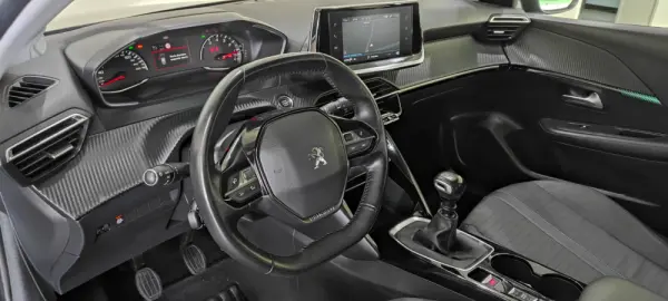 Peugeot 208 1.2 PureTech Allure 17