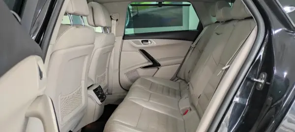 Peugeot 508 SW 2.0 HDi Allure J18 6