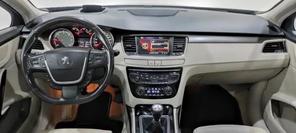 Peugeot 508 SW 2.0 HDi Allure J18 26