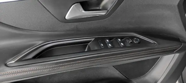 Peugeot 5008 2.0 BlueHDi GT EAT8 32