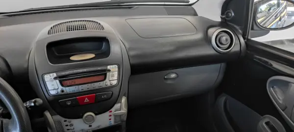 Peugeot 107 1.0 Urban 26