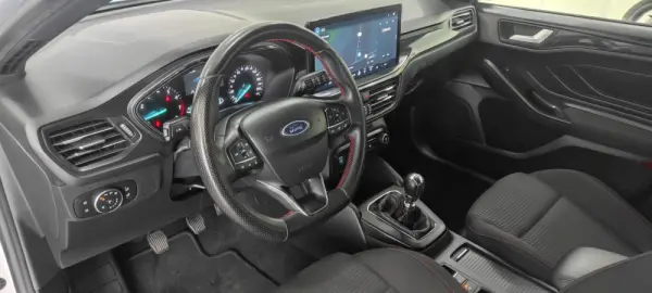Ford Focus 1.0 EcoBoost MHEV ST-Line 5
