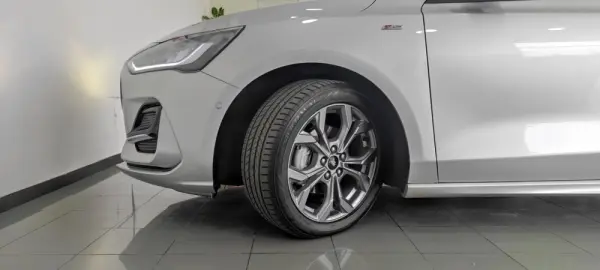 Ford Focus 1.0 EcoBoost MHEV ST-Line 10
