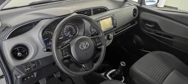 Toyota Yaris 1.0 VVT-i Comfort 17