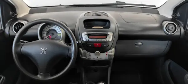 Peugeot 107 1.0 Urban 8