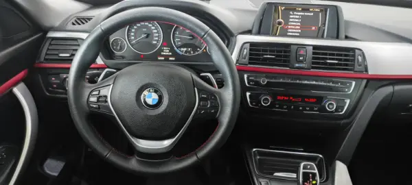 BMW 328 i xDrive Line Sport Auto 26