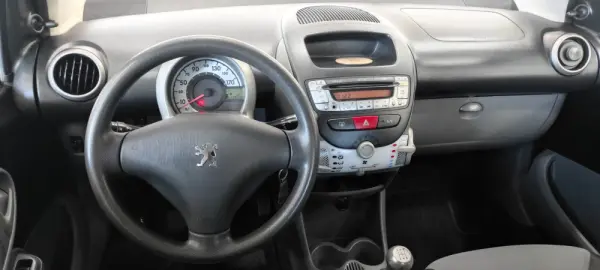 Peugeot 107 1.0 Urban 9