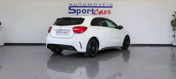Mercedes-Benz A 180 d AMG Line 12