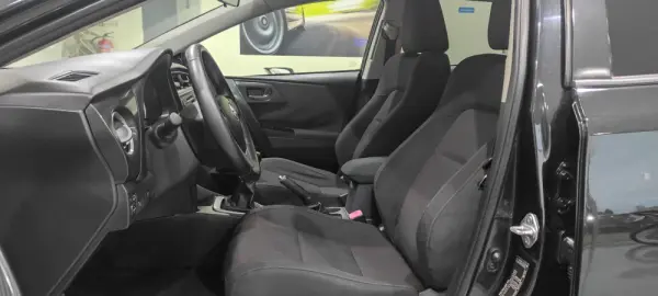 Toyota Auris 1.4 D-4D Com. +P.Techno+P.Sport 17
