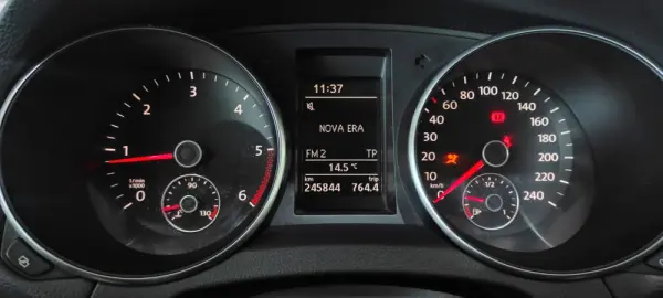 Volkswagen Golf 1.6 TDi Confortline 35