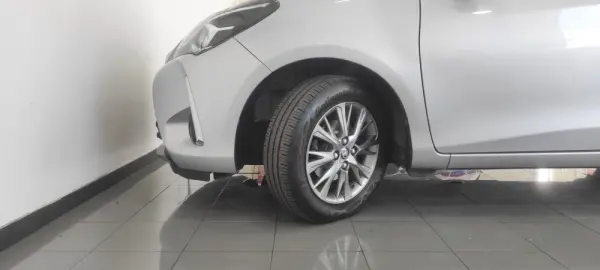 Toyota Yaris 1.0 VVT-i Comfort 10