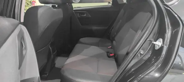 Toyota Auris 1.4 D-4D Com. +P.Techno+P.Sport 6