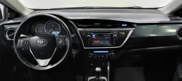 Toyota Auris 1.4 D-4D Com. +P.Techno+P.Sport 8