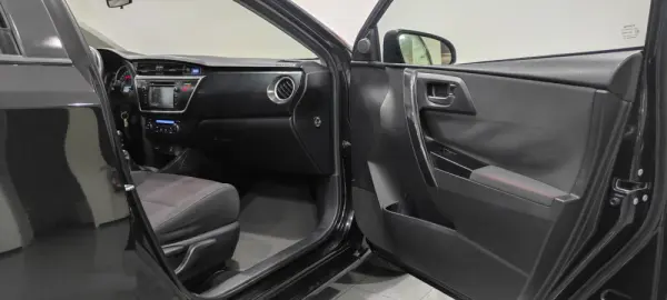 Toyota Auris 1.4 D-4D Com. +P.Techno+P.Sport 21