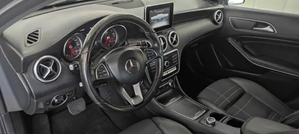 Mercedes-Benz A 160 7G-DCT 5