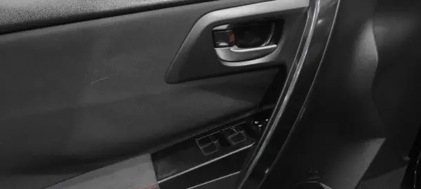 Toyota Auris 1.4 D-4D Com. +P.Techno+P.Sport 26