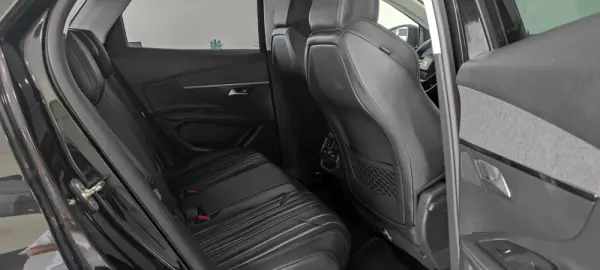 Peugeot 3008 1.6 BlueHDi Allure EAT6 J18 21