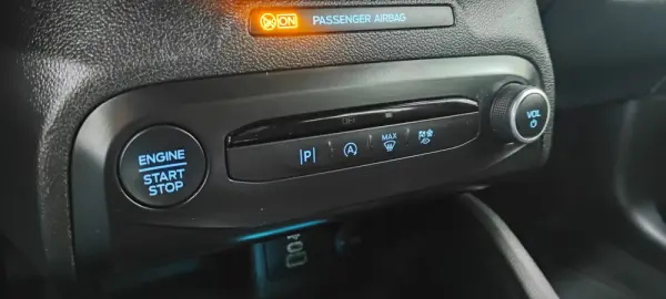 Ford Focus 1.0 EcoBoost MHEV ST-Line 32