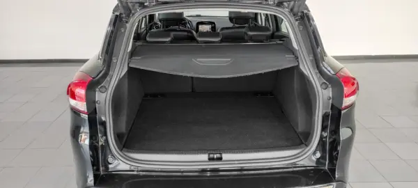 Renault Clio Sport Tourer Outro 19