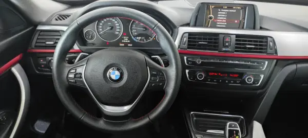 BMW 328 i xDrive Line Sport Auto 9