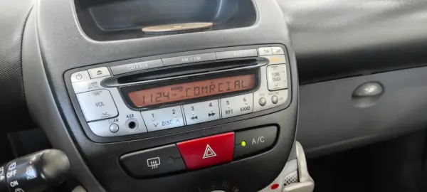 Peugeot 107 1.0 Urban 29
