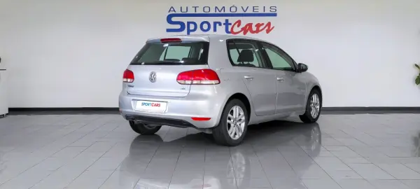 Volkswagen Golf 1.6 TDi Confortline 2