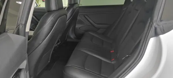 Tesla Model 3 Long Range AWD Dual Motor 18