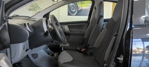 Peugeot 107 1.0 Urban 17