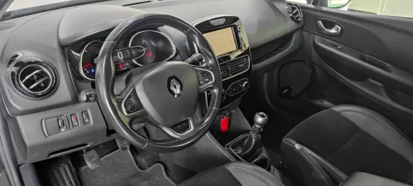 Renault Clio Sport Tourer Outro 5