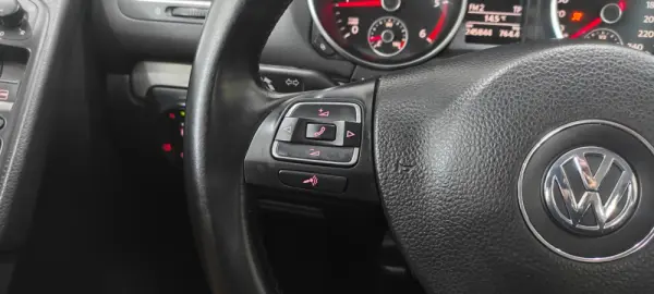 Volkswagen Golf 1.6 TDi Confortline 36