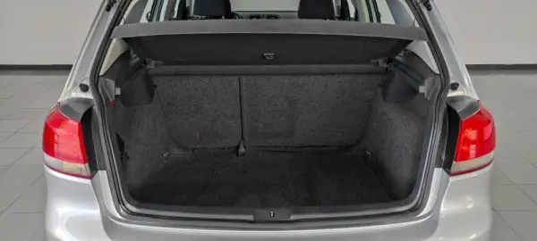 Volkswagen Golf 1.6 TDi Confortline 20