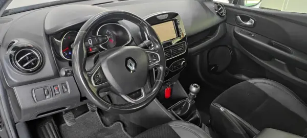 Renault Clio Sport Tourer Outro 17