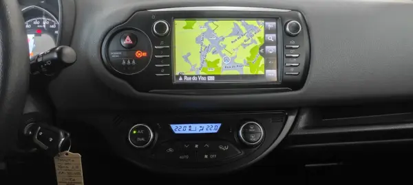 Toyota Yaris 1.0 VVT-i Comfort 27