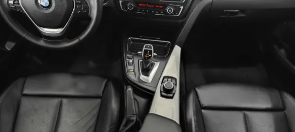 BMW 328 i xDrive Line Sport Auto 41