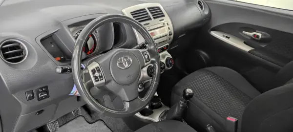 Toyota Urban Cruiser Outro 17