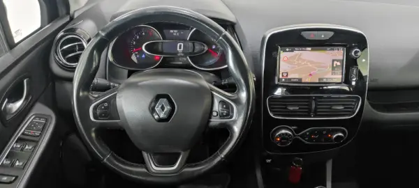 Renault Clio Sport Tourer Outro 26