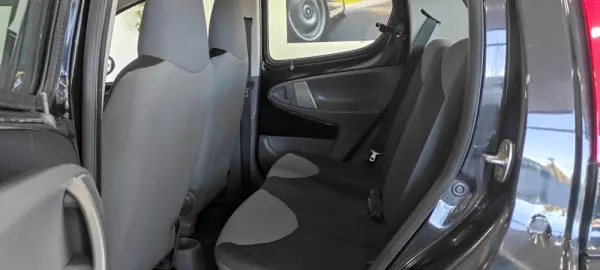 Peugeot 107 1.0 Urban 6