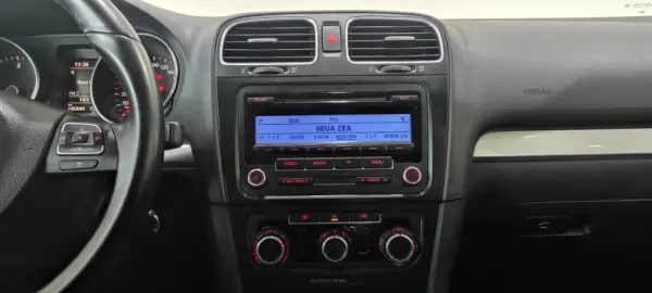 Volkswagen Golf 1.6 TDi Confortline 28