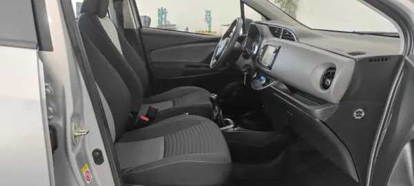 Toyota Yaris 1.0 VVT-i Comfort 22