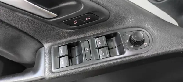 Volkswagen Golf 1.6 TDi Confortline 39