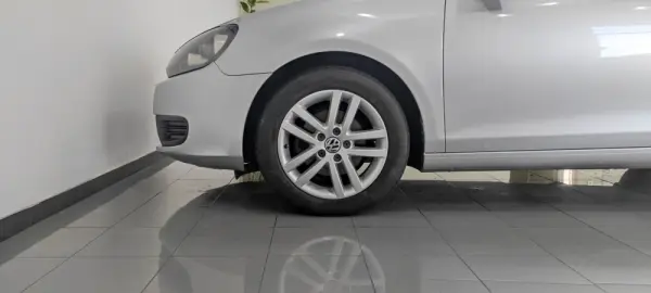 Volkswagen Golf 1.6 TDi Confortline 40