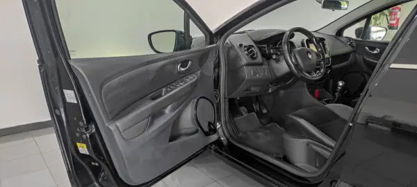 Renault Clio Sport Tourer Outro 15