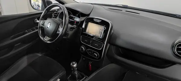 Renault Clio Sport Tourer Outro 24