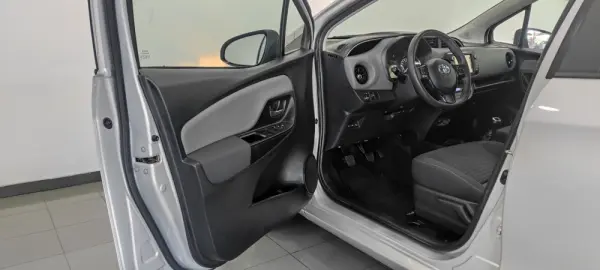 Toyota Yaris 1.0 VVT-i Comfort 15