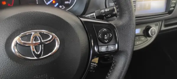 Toyota Yaris 1.0 VVT-i Comfort 36