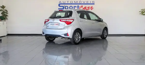 Toyota Yaris 1.0 VVT-i Comfort 2
