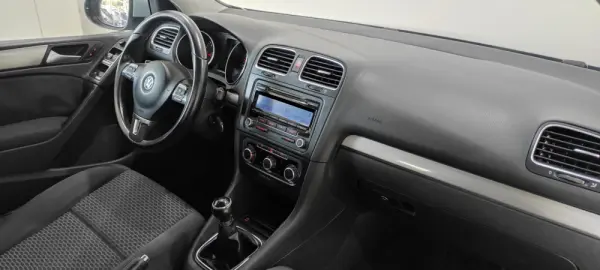 Volkswagen Golf 1.6 TDi Confortline 24