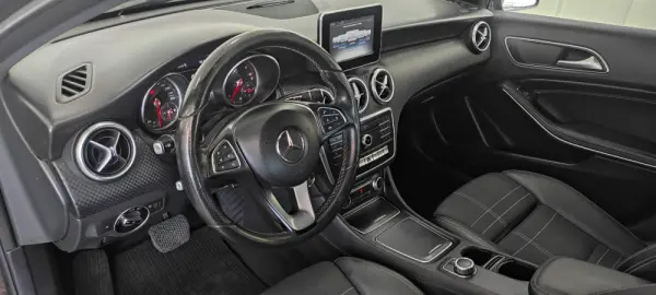 Mercedes-Benz A 160 7G-DCT 17