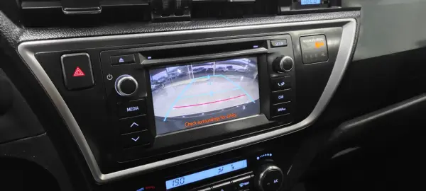 Toyota Auris 1.4 D-4D Com. +P.Techno+P.Sport 32